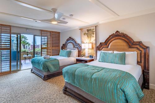Pacific Terrace Hotel Image