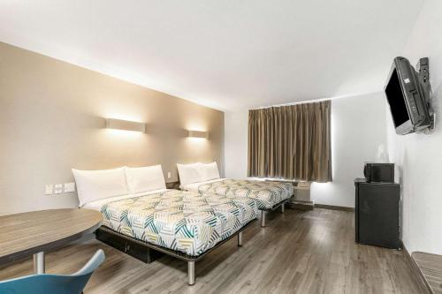 Μια τηλεόραση ή/και κέντρο ψυχαγωγίας στο Motel 6 - Augusta, GA