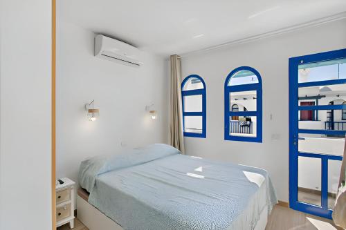 A bed or beds in a room at Cosy 1 Bedroom Bungalow Apartment