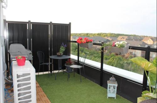 En balkon eller terrasse på Oakville Townhouse Amazing Rooftop