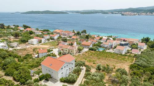 Apartments with parking space Kuciste - Perna, Peljesac - 10161