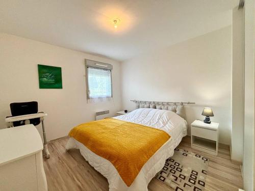 Photo de la galerie de l'établissement Appartement 3P avec Terrasse et Jardin, Proche Commerces et Plages - Carnac - FR-1-377-94, à Carnac