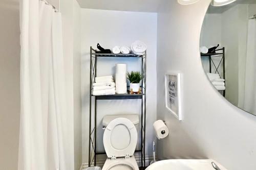 Charming Beachside Studio near Alki Beach_3