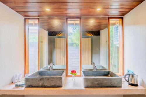 Ένα μπάνιο στο One BR Bungalow Cozy Place ZN109