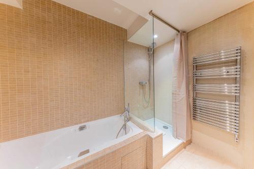 Cosy apartment ac balcony - 1BR-4P - Eiffel Tower