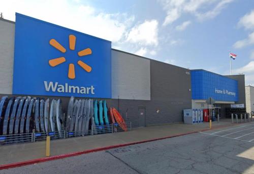 Supermarket nebo jiné obchody v  apartmánu nebo okolí