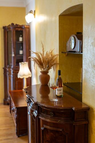 Ποτά στο Herga Wine Estate - Old lady - Holiday Home