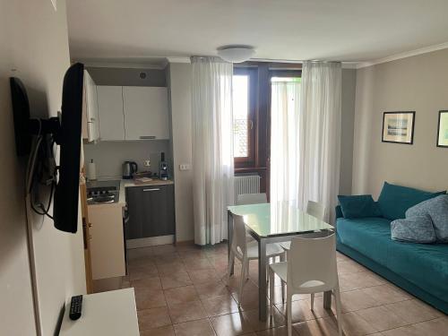 Η κουζίνα ή μικρή κουζίνα στο Hotel Lydia