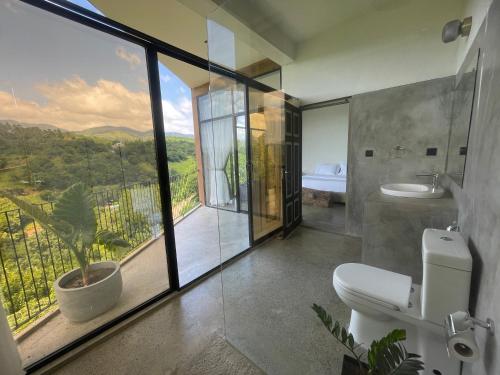 Ένα μπάνιο στο The Terrace 129