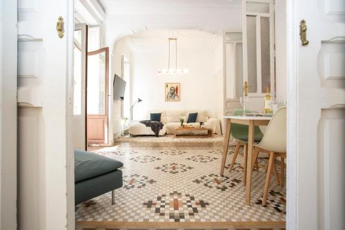 SingularStays Ms Rogers