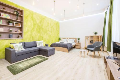 Studio Apartment in heart of Bartok Bela Boulevard