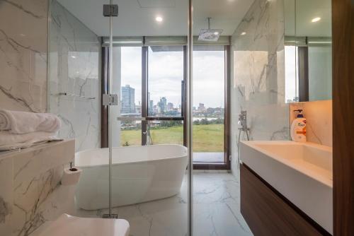 Mynd úr myndasafni af Metropole Condo City Central Sy's Home í Ho Chi Minh
