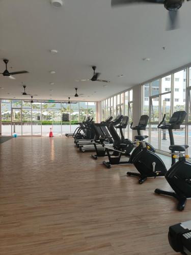 Pusat kecergasan dan/atau kemudahan kecergasan di Khatrina 3BR Alanis Residence