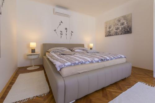 Nur 100 Meter zum Sandstrand mit mediterranem Garten