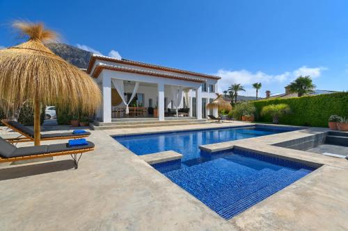 Casa de la Luz by Aguilarent