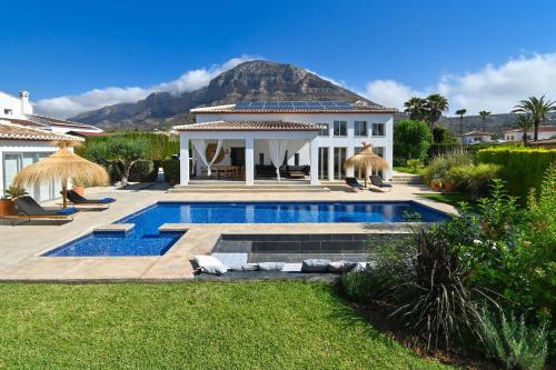 Casa de la Luz by Aguilarent