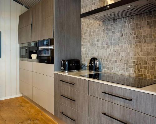Artists Residenceにあるキッチンまたは簡易キッチン