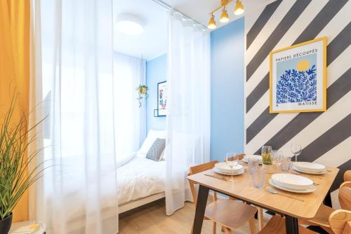 Yellow Apartment - Balcony, Free Parking, by Gravity Prague