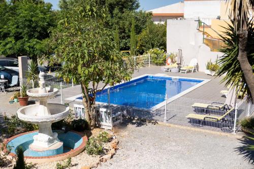 Bazén v ubytování Bela Alexandra Guest House nebo v jeho okolí