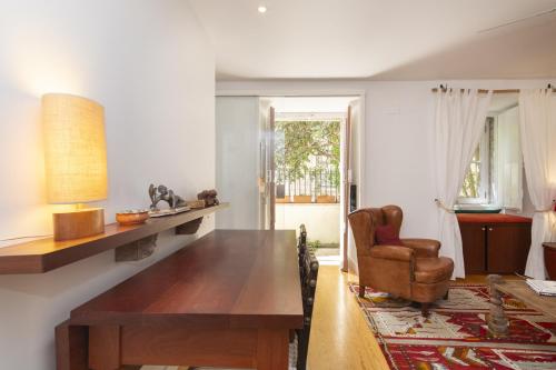 Apartment with terrace in downtown - TTL279