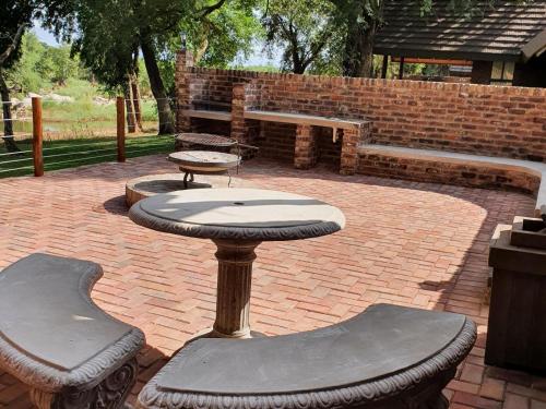 Gambar di galeri bagi Ekuthuleni River Front Chalets Hoedspruit di Hoedspruit