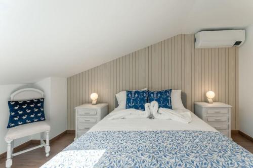 Sunset Terrace - Beachfront apartment with private parking
