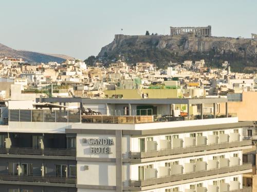 ホテルから撮影された、または一般的な山の景色