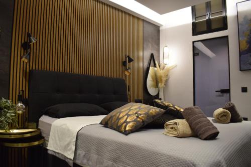 Photo de la galerie de l'établissement ΜΙΚΡΗ ΣΟΥΙΤΑ ΣΤΟ ΚΕΝΤΡο, à Patras