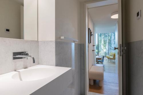 Alfama 3BR with Terrace by LovelyStay