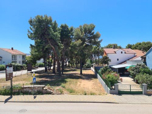 Apartment Ćelić with Terrace