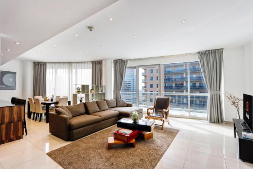 Livbnb - Contemporary Suite with Private Plunge Pool