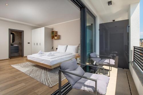 Belinda apartments with balcony & private parking