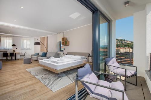 Belinda apartments with balcony & private parking