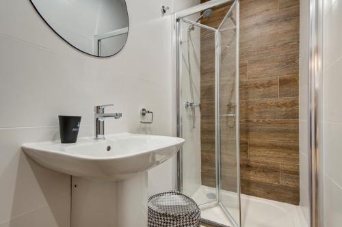 Urban Square Elite Residences by 360 Estatesにあるバスルーム