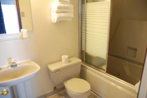 Kupaonica u objektu Commons Inn
