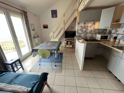 Appartement 2 pièces à St Hilaire-de-Riez avec parking et balcon - FR-1-324-145
