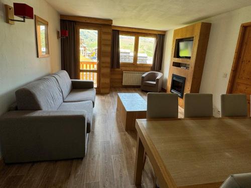 Grand appartement ski aux pieds, orientation sud avec piscine, wifi et animaux admis - FR-1-181-2815