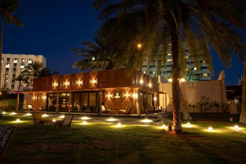 Ein Garten an der Unterkunft InterContinental Muscat by IHG