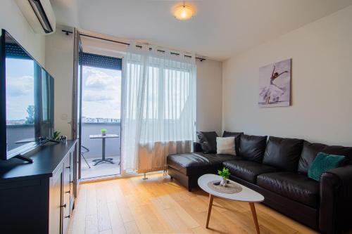 Flexible SelfCheckIns 93 - Zagreb - Garage - Balcony - Bedroom