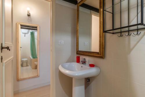 GuestHost - Fori Imperiali Pretty Apartment