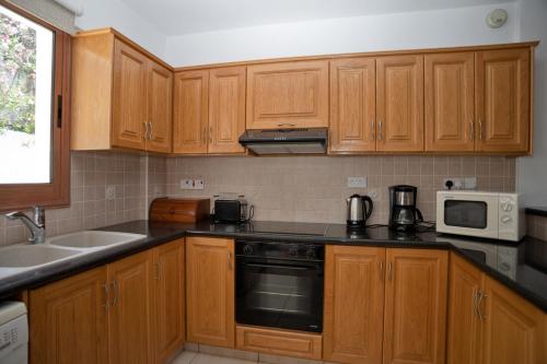 Dapur atau dapur kecil di Villa Kleoniki