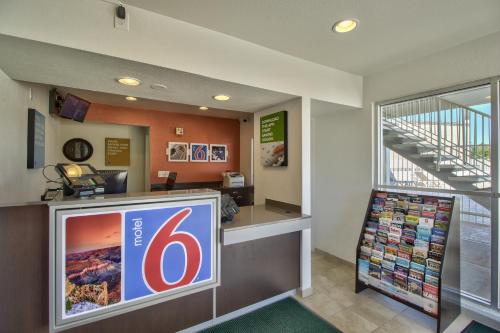 Motel 6-Youngtown, AZ - Phoenix - Sun City