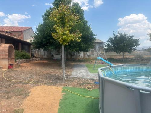 Πισίνα στο ή κοντά στο Casa Rural Teruel Alfambra LA DESHILLA