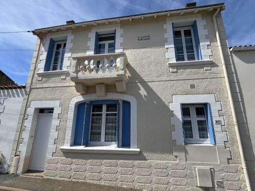 Villa de caractere 150m de la plage