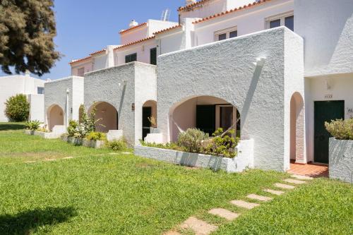 Centralgarve - Excellent & Peaceful Villa in the Center of Vilamoura