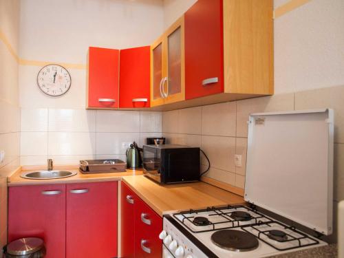 Virtuvė arba virtuvėlė apgyvendinimo įstaigoje Villa Clematis