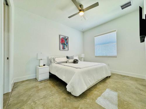 Voodi või voodid majutusasutuse The Pickleball Haven of Naples - Scarlet Dream toas