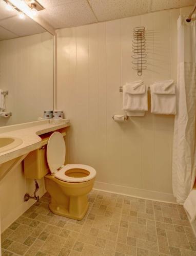 Bilik mandi di Sea View Inn