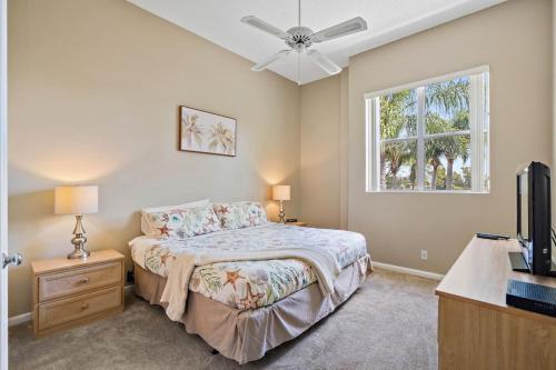 Ένα ή περισσότερα κρεβάτια σε δωμάτιο στο St Pete Isla Vista Verde E 4-229 New Kitchen
