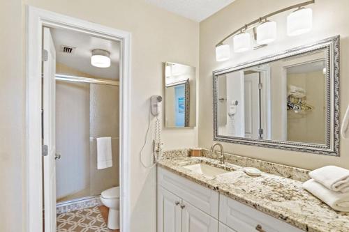 Bilik mandi di St. Pete Isla Del Sol Bahia J 408 2BD 2BA